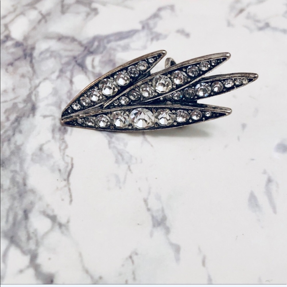 ✨Rare! Lulu Frost crystal ear cuff! ✨